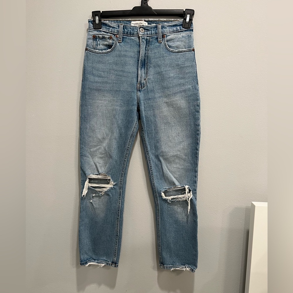 A&F Jeans ankle straight ultra high rise size 4 short